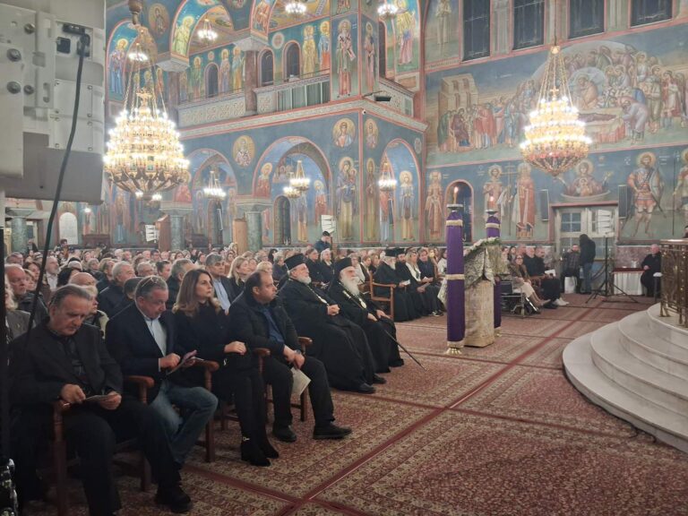 Κυριακή της Σταυροπροσκυνήσεως και η Σχολή μας συμμετέχει μαζί με τη Χορωδία του Ι.Ν. Αγίου Βασιλείου Πειραιώς σε μια κατανυκτική βραδιά που διοργάνωσε ο Δήμος Παλαιού Φαλήρου